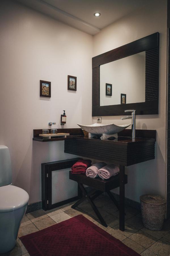 Hotel Hibiscus Kone Luaran gambar